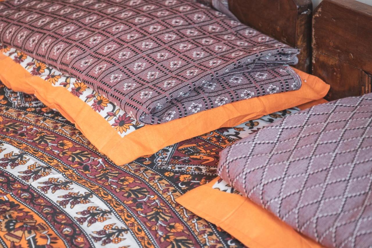 Vishnu Rest House Varanasi Exterior photo