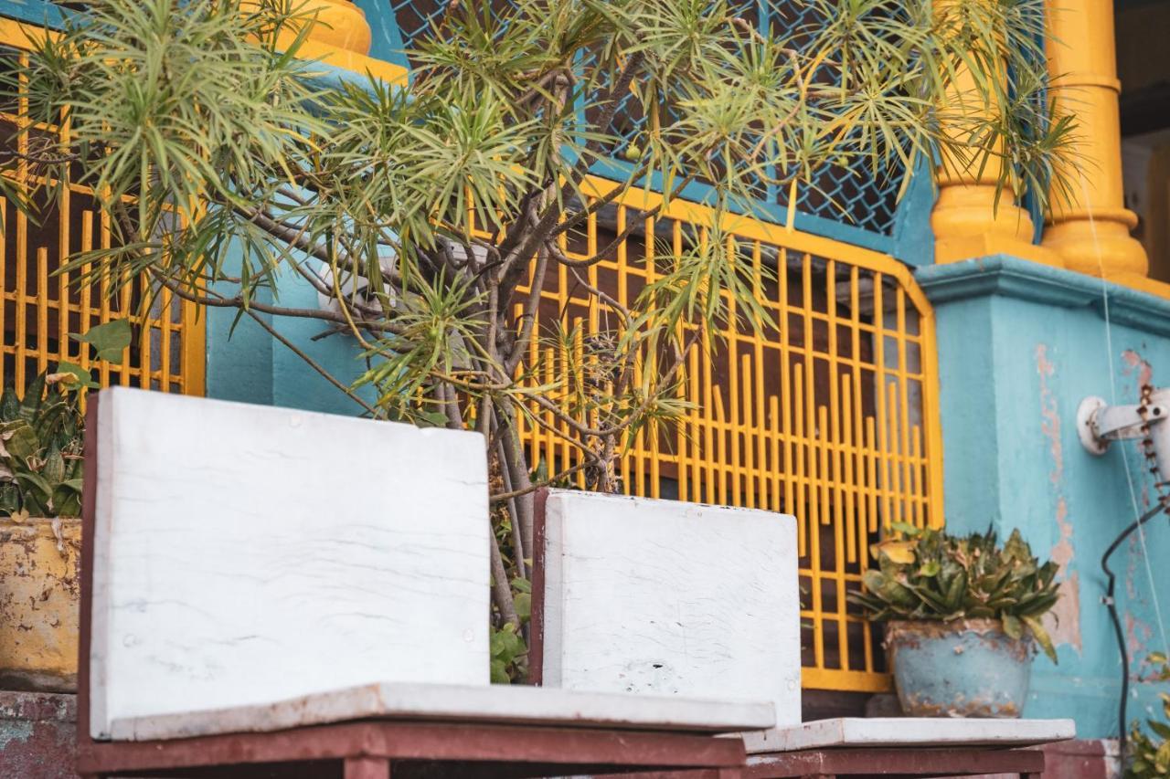 Vishnu Rest House Varanasi Exterior photo