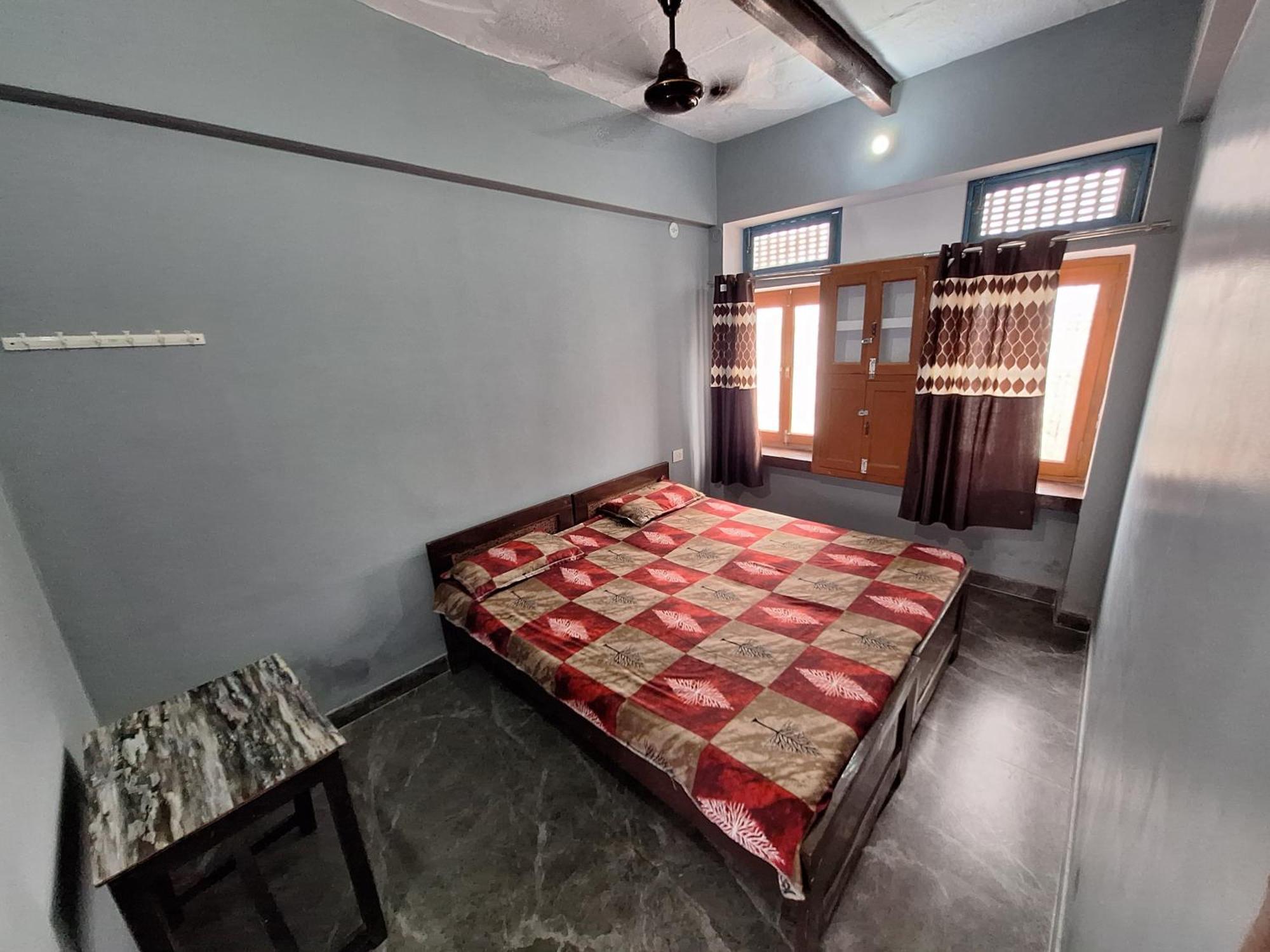 Vishnu Rest House Varanasi Exterior photo