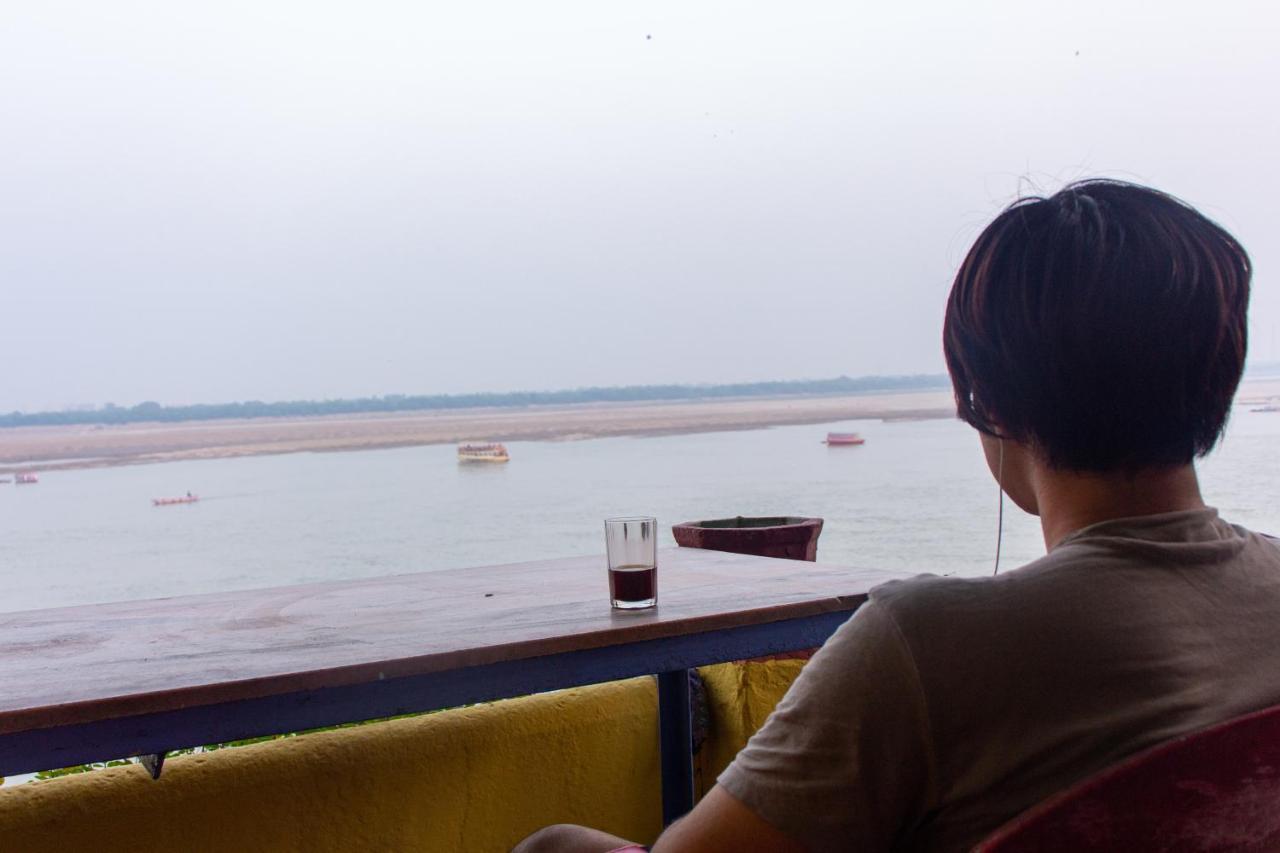 Vishnu Rest House Varanasi Exterior photo